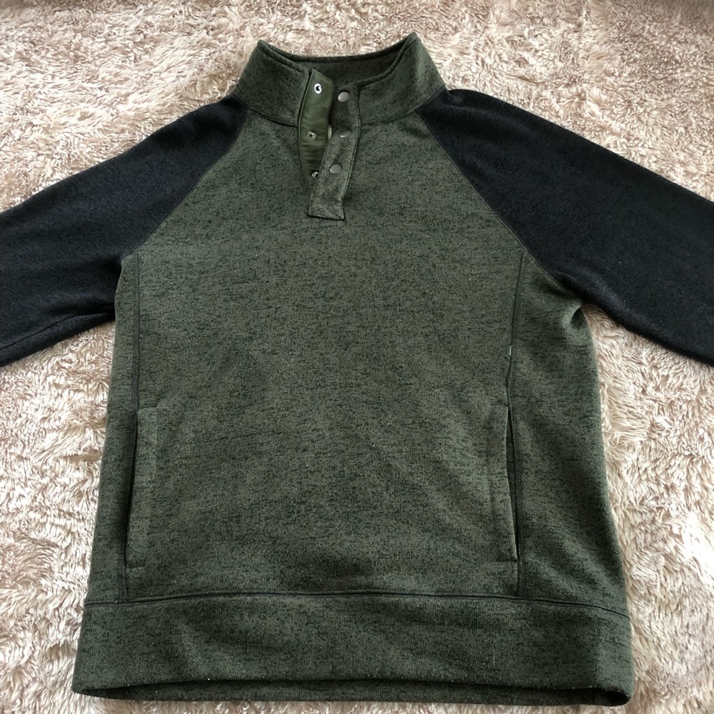 Men’s long sleeve sweater